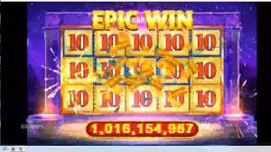 mmk33 slot ကတ်ဂိမ်း APP မိုဘိုင်းဖုန်းဖြင့် Poker ကစားနေသောမြင်ကွင်း